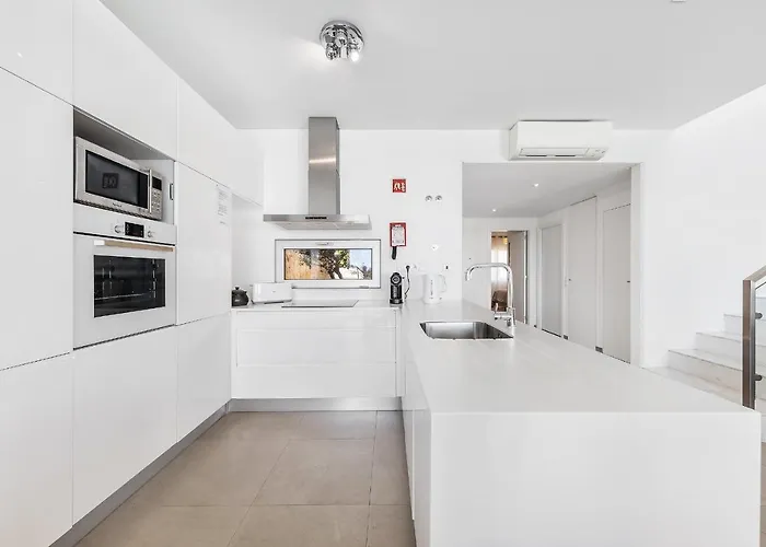 Elle Design By Ocvillas - Private Heated Pool And Jacuzzi Βίλα Αλμπουφέιρα